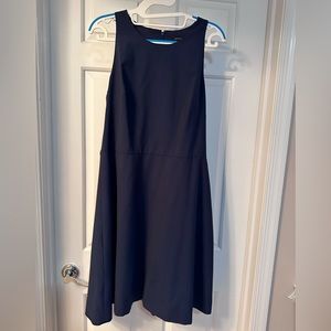 Banana Republic washable wool suit dress in navy blue check plaid. Size 14.